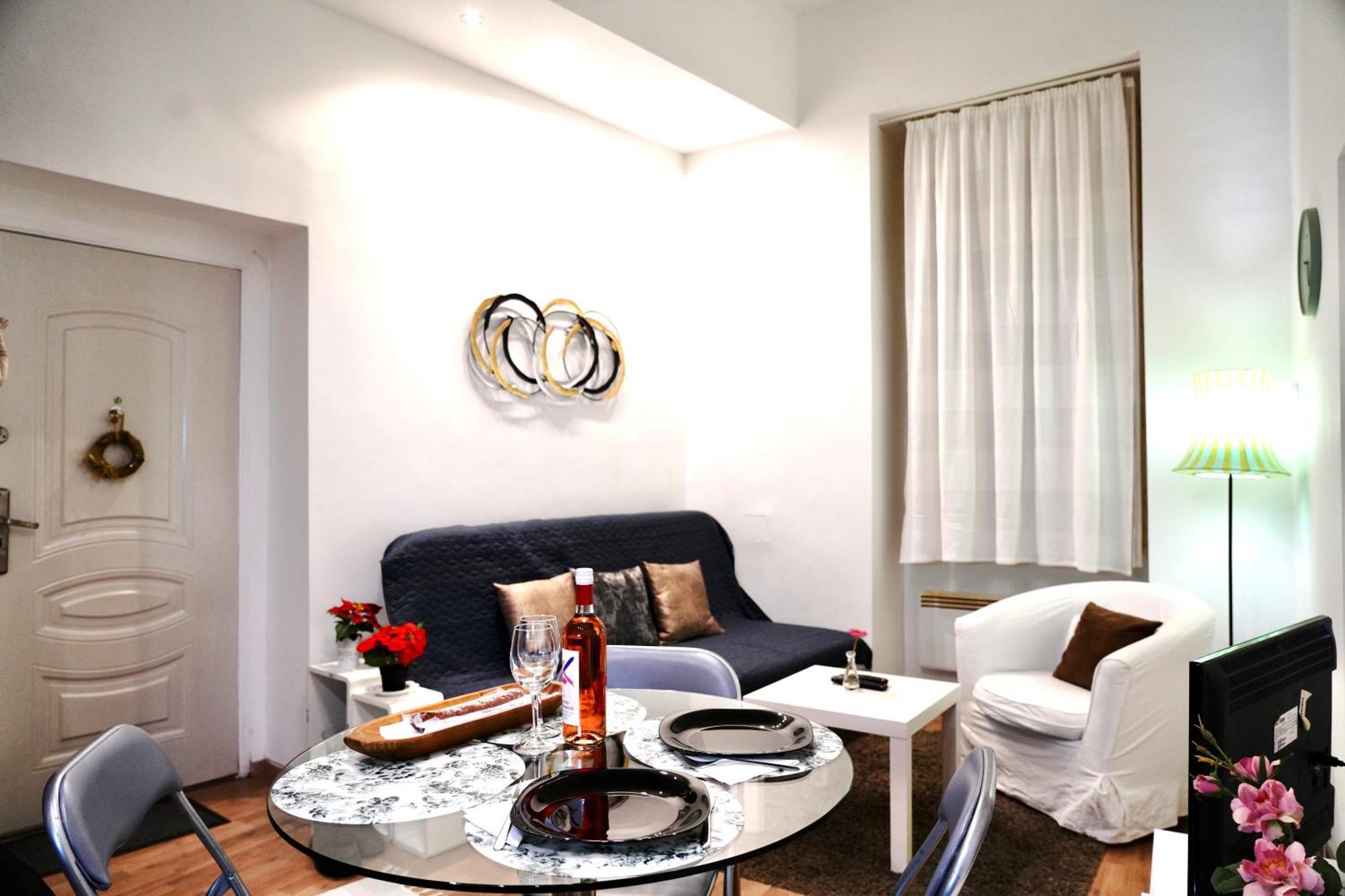 Blue Home In The Heart Of บูดาเปสต์ ภายนอก รูปภาพ